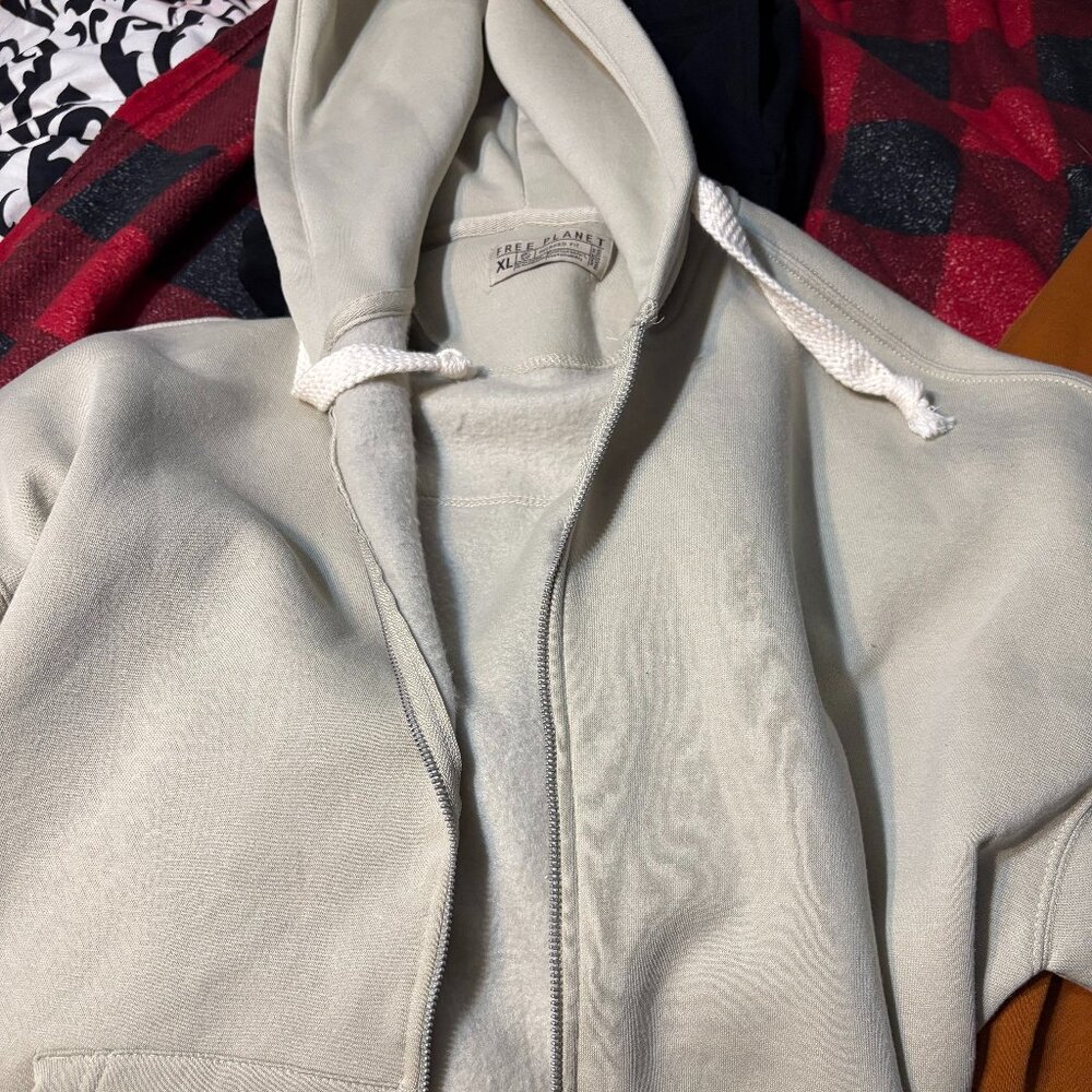 Free Planet zip up hoddie